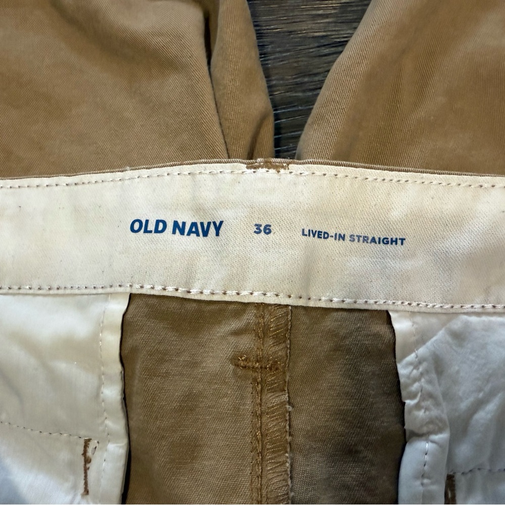 Old Navy Men's Khaki Shorts - Picture 3 of 3